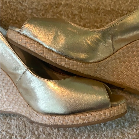 Lilly Pulitzer Shoes Lilly Pulitzer Kristin Wedge Gold Poshmark